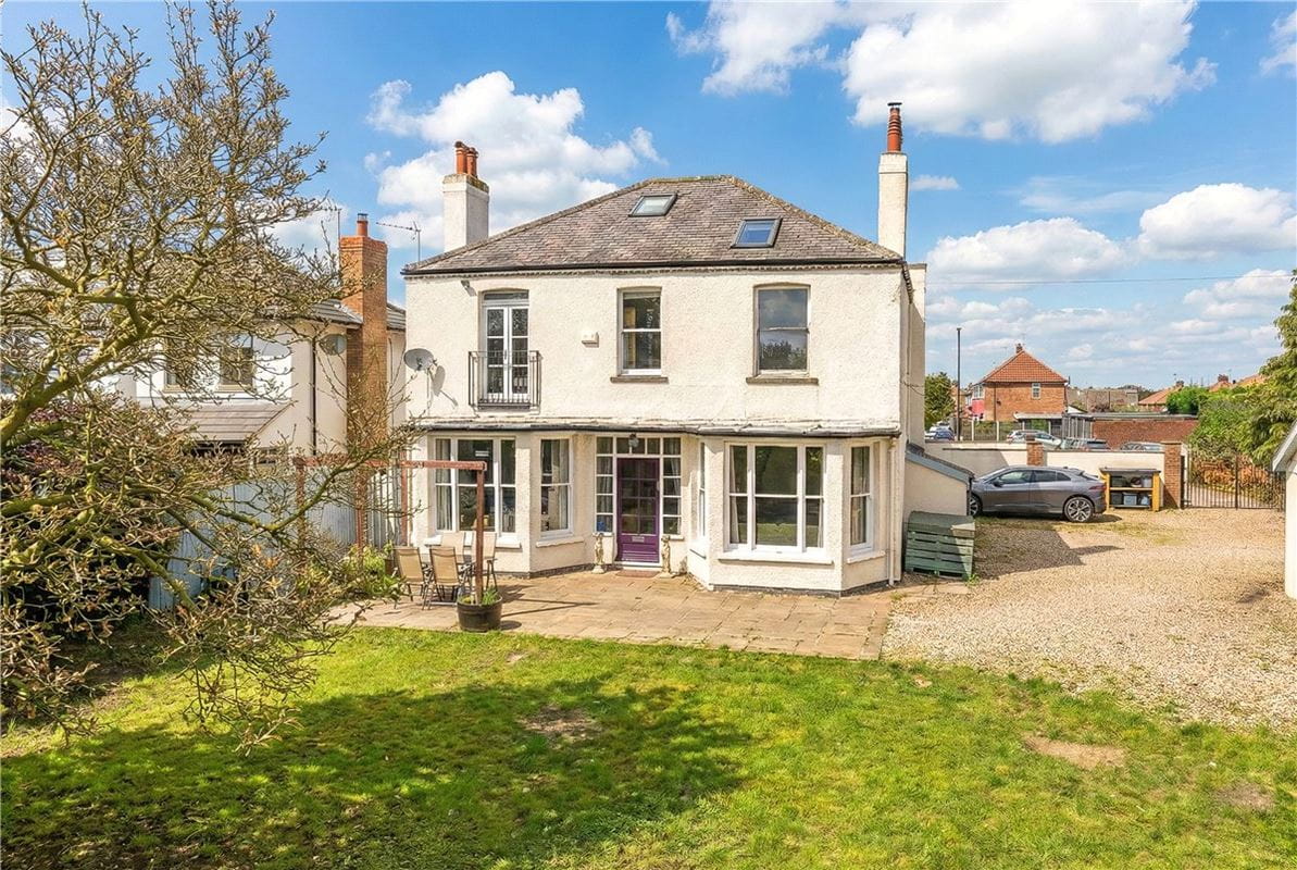 4 bedroom house, Hamilton Way, York YO24 - Available