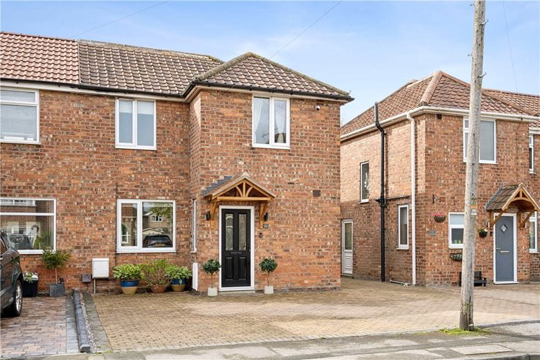 3 bedroom house, Eastfield Avenue, Haxby YO32 - Available