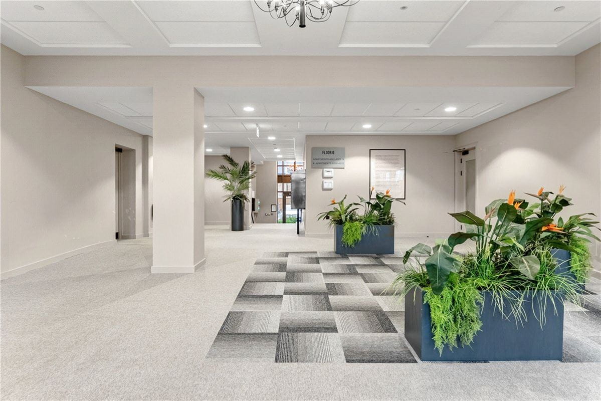 2 bedroom flat, Haxby Road, York YO31 - Sold STC