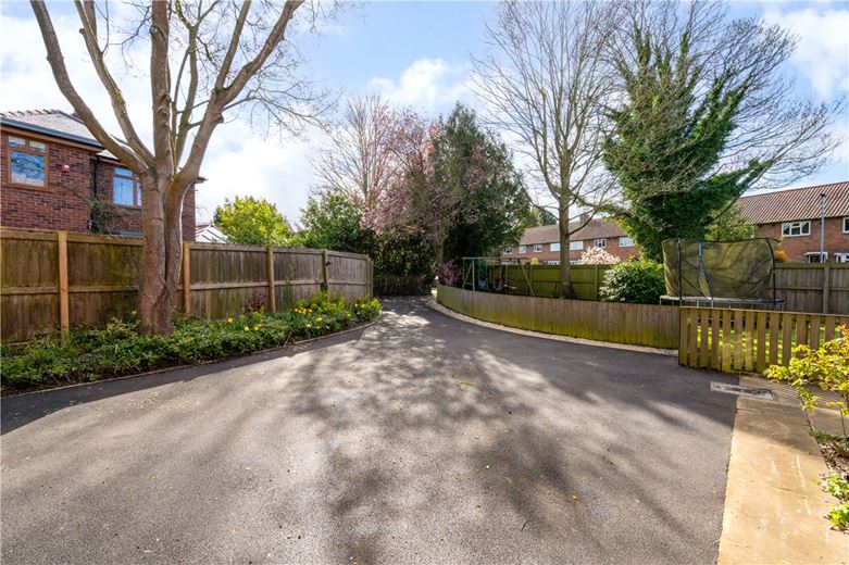 5 bedroom house, Back Lane, Riccall YO19 - Available