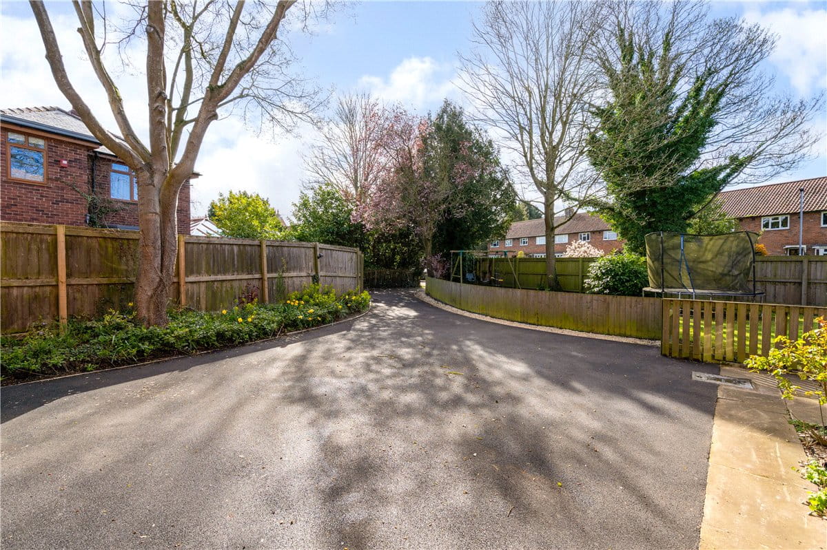 5 bedroom house, Back Lane, Riccall YO19 - Available