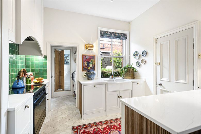 4 bedroom house, Albemarle Road, York YO23 - Available