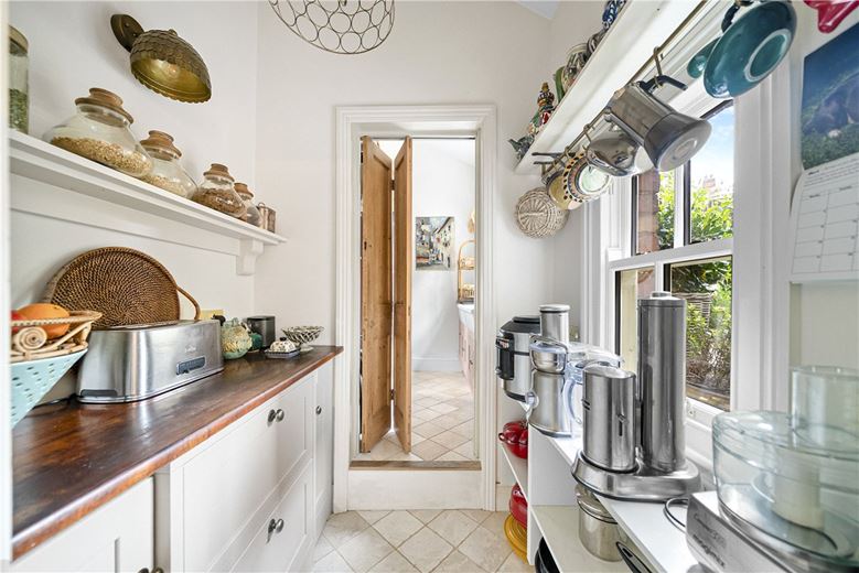 4 bedroom house, Albemarle Road, York YO23 - Available