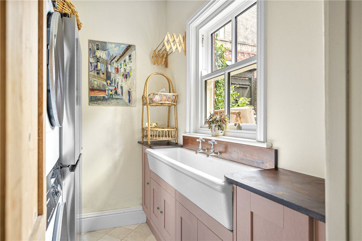4 bedroom house, Albemarle Road, York YO23 - Available