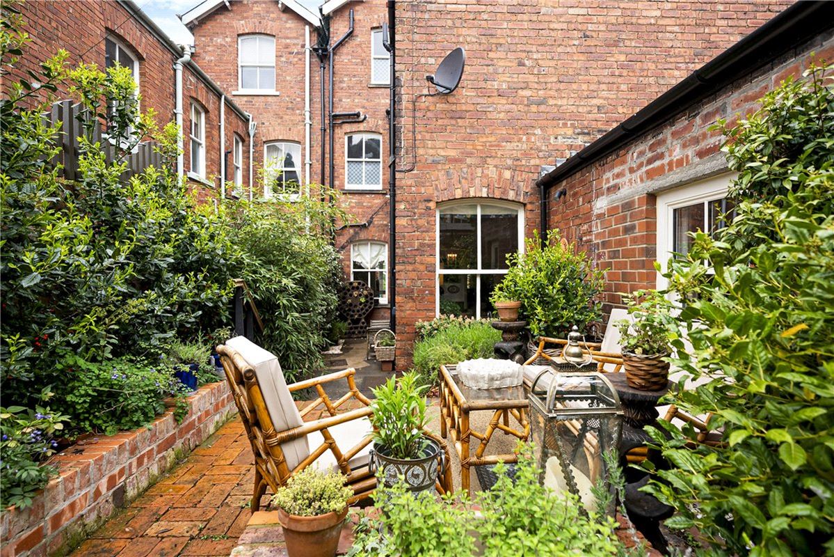 4 bedroom house, Albemarle Road, York YO23 - Available