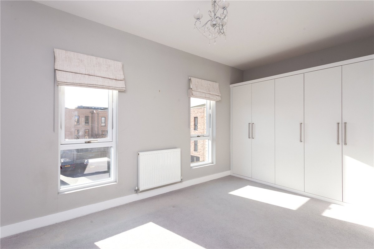 4 bedroom house, Joseph Terry Grove, York YO23 - Available